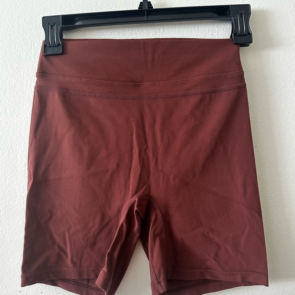 Brown Scrunch Butt Workout shorts size small